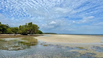 Room, 1 Bedroom, Smoking, Balcony | Beach