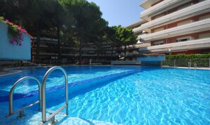 Apartment, 2 Bedrooms, Patio, Garden View | Pool | Outdoor pool