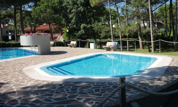 Coastal Flat With Shared Pool - Lignano Riviera