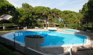 Appartement, 2 chambres, patio, vue sur le jardin | Piscine | Piscine extérieure