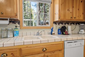 Basic Cabin | Private kitchen