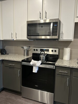 Private kitchen - The Golden Egret- brand new luxury apartment near NAS JAX and Orange Park (Jacksonville)