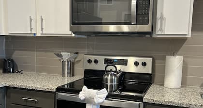 The Golden Egret- brand new luxury apartment near NAS JAX and Orange Park