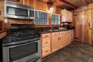 Basic Cabin | Private kitchen