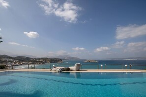 Apartment, 3 Bedrooms, Balcony, Mountain View | Pool