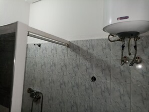 Apartment, 1 Bedroom, Balcony, Ocean View | Bathroom - Elegant Beachfront Loft in Plazh (Durrës)