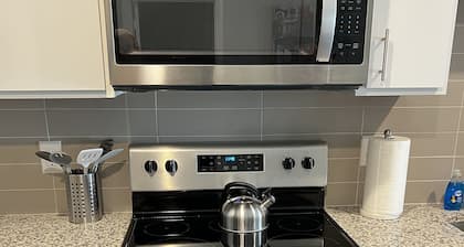Suite Peace- New luxury apartment near NAS JAX and Orange park