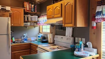Microwave, oven, stovetop, coffee/tea maker