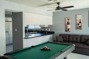 Living area - Desert Paradise especial for get a relaxed home and close to the franja  (Las Vegas)