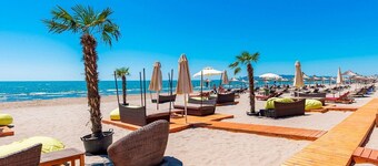 THE-Rooms 3 minutes to the beach