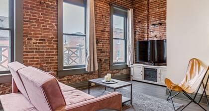 Historic Main St 1BR | Walk to Dining & Nightlife