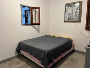 2 bedrooms, iron/ironing board, travel cot, WiFi