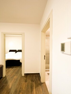 Apartment, 1 Bedroom, Accessible, Smoking | 1 bedroom