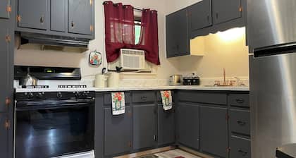 Cute 2BR Full Vacation Home near Spring River and Waterfall