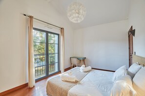 2 bedrooms, in-room safe, free WiFi, bed sheets