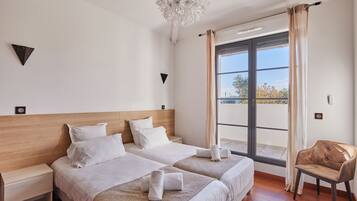 4 soverom, safe pÄ rommet, wi-fi (inkludert) og sengetÞy