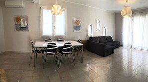 Villa, 3 chambres, balcon, vue ville | Restauration