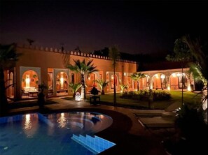 Vil·la, 6 dormitoris, fumadors, piscina privada | Exterior