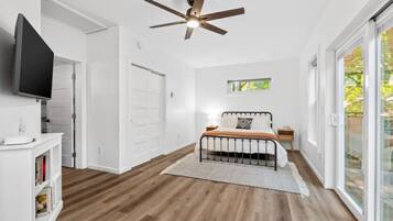 2 bedrooms, WiFi (free), bed sheets