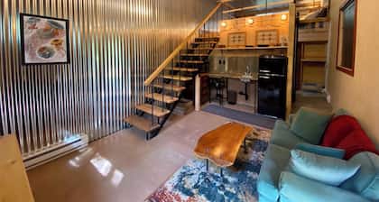 Loft in Paradise 5 miles from Nisqually entrance Mt Rainier