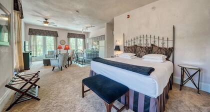 Palace Hotel Condos- Suite 301- Elegant Suite with Historic Style