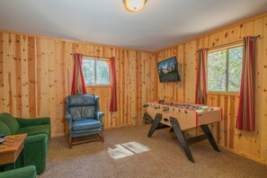 Games room - Big Bear Retreat (Big Bear Lake)