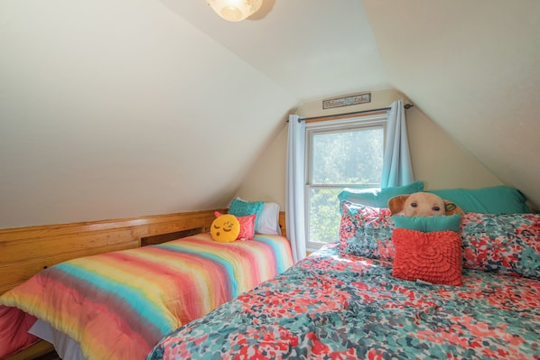 Basic Cabin | 2 bedrooms, free WiFi