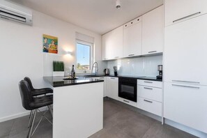 Apartment, 3 Schlafzimmer, Balkon, Meerblick | Innenbereich