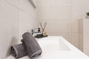 Apartamento, 3 quartos, para fumantes, sacada | Banheiro