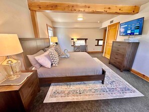 3 slaapkamers, een bureau, een strijkplank/strijkijzer, gratis wifi