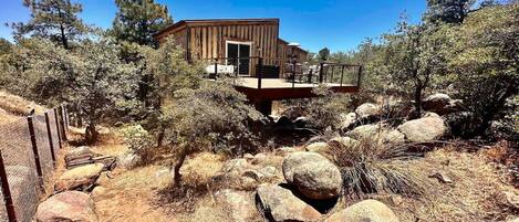 المنشأة من الخارج