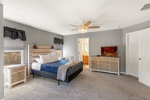 4 bedrooms, iron/ironing board, travel cot, free WiFi