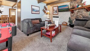 Basic Cabin | Living area - Cozy Moonlight Chalet  (Big Bear City)