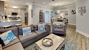 Ferienhaus, 3 Schlafzimmer, Balkon, Gartenblick | Wohnzimmer