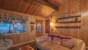 Basic-Ferienhütte | Wohnbereich