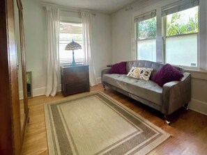 Smart-TV, Bücher, Musikbibliothek