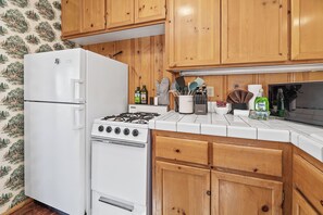 Hytte – basic | Eget kjøkken | Brødrister