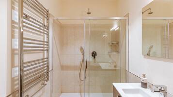 House, 2 Bedrooms, Balcony, City View | Bathroom