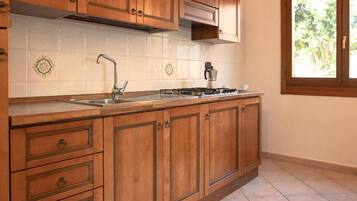 Apartment, 2 Bedrooms, Balcony | Private kitchen | Electric kettle