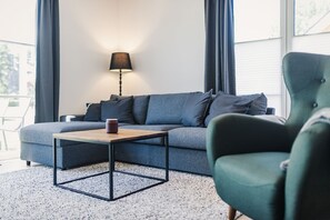 Unclassified image, 3 of 40, button