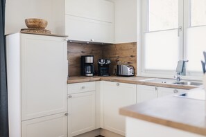 Refrigerador, horno, parrilla de estufa y lavavajillas 
