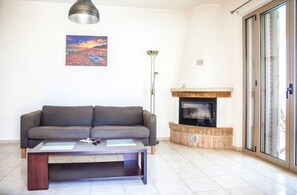 Villa, 2 Bedrooms, Smoking, Private Pool | Living area