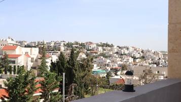 Apartment, 2 Bedrooms, Accessible, Smoking | Exterior