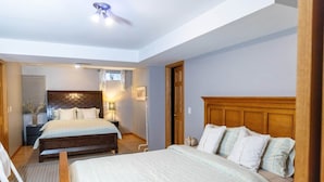 7 bedrooms, iron/ironing board, WiFi (free), bed sheets