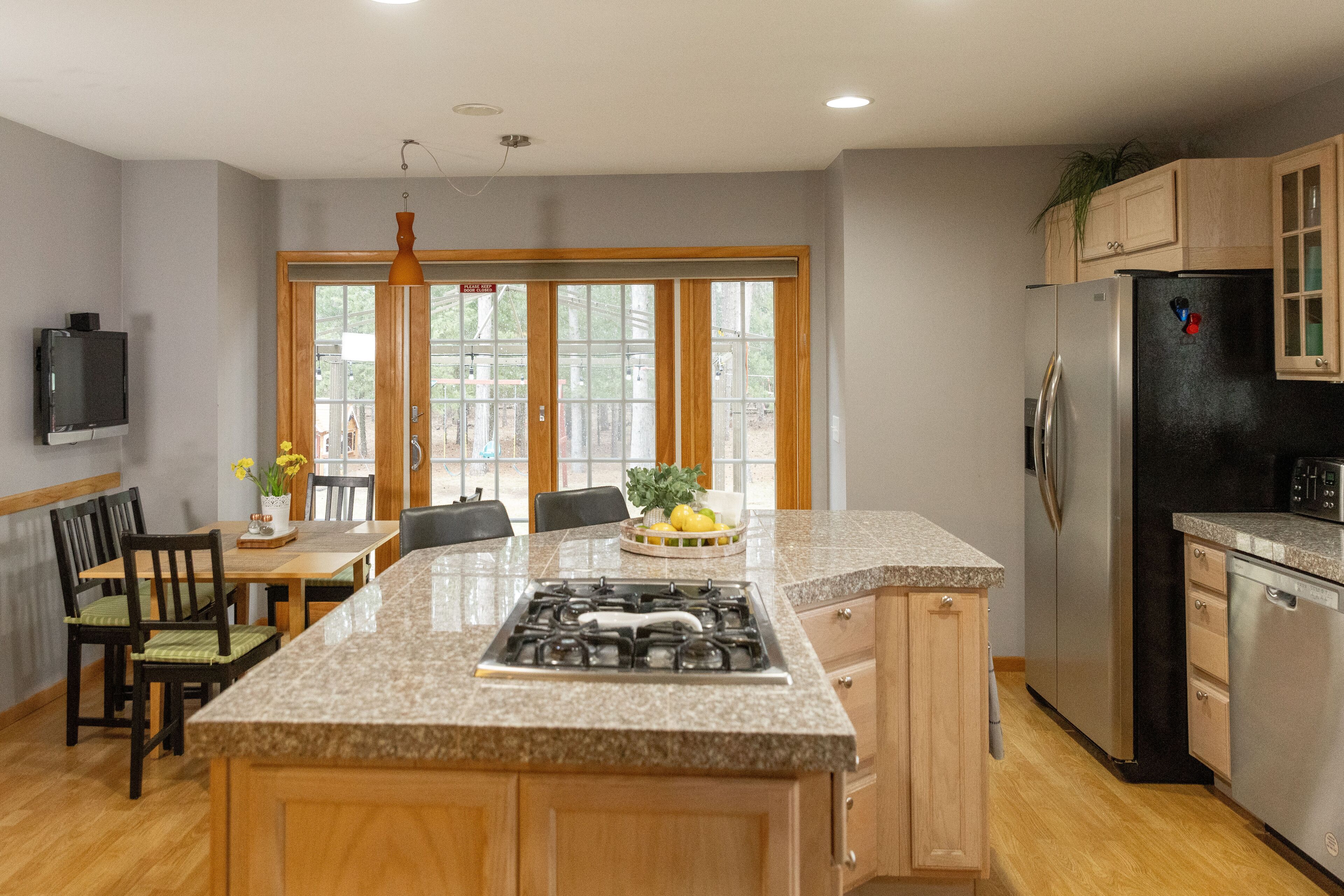 冰箱、微波炉、烤箱、炉灶