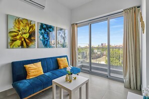 Premium Apartment | Living area | Smart TV - Central Suites Tower (Santo Domingo)