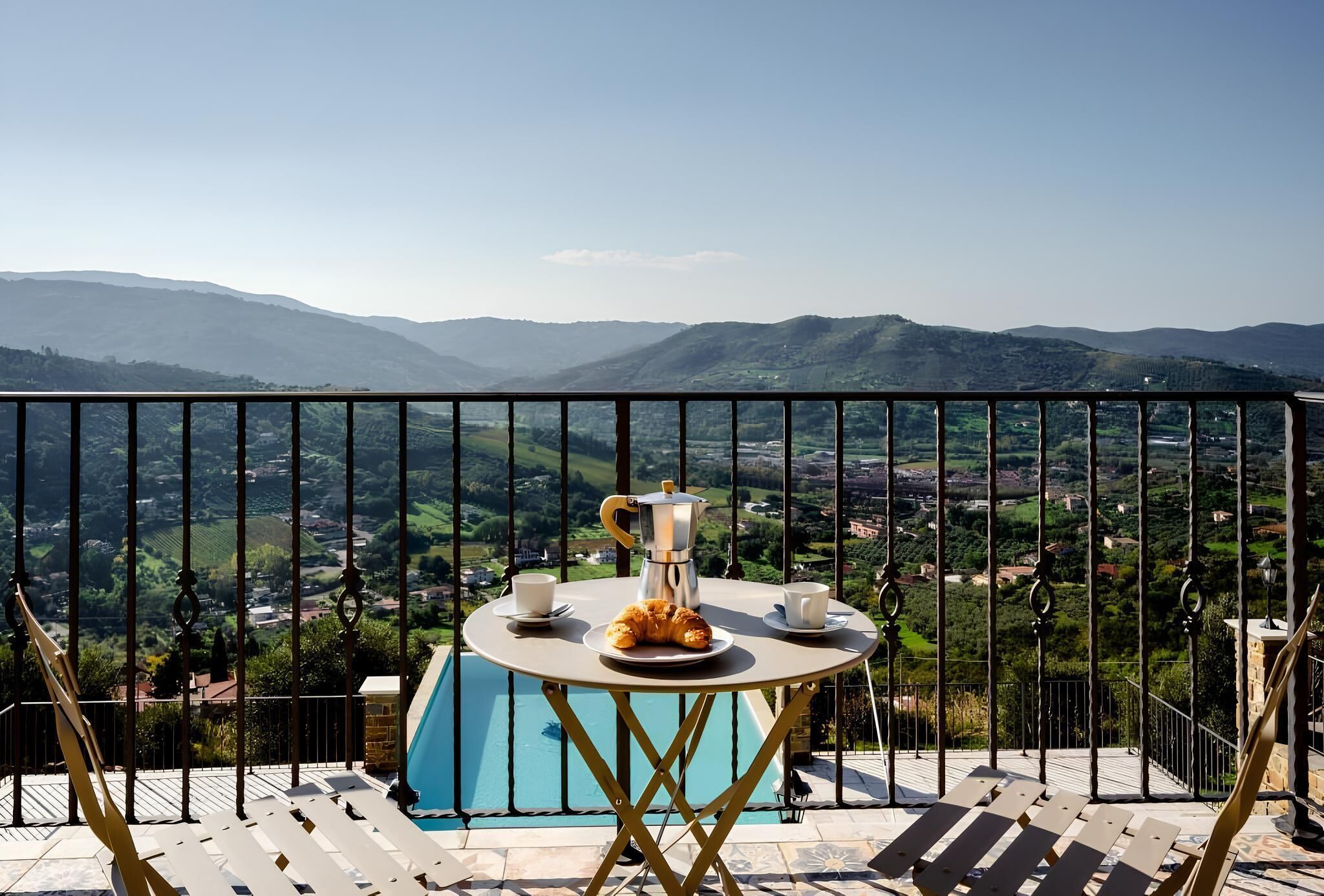 Chambre, 4 chambres, accessible aux personnes à mobilité réduite, fumeur | Enceinte de l’hébergement