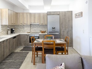 Maison, 2 chambres, fumeur, terrasse | Salle à manger