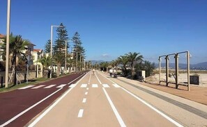 Dormitorio condiviso, 1 camera da letto, fumatori, balcone | Campo sportivo