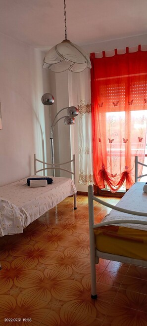 Gemeinsamer Schlafsaal, 1 Schlafzimmer, Raucher, Balkon | 1 Schlafzimmer